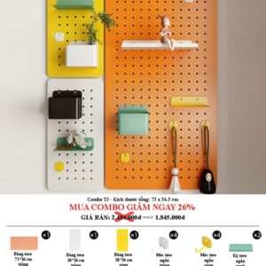 Combo bảng lỗ pegboard decor treo tường Dola Home T3 gồm bảng kim loại nhiều màu kèm móc treo, hộp bút, kệ ngắn – decor hiện đại, setup gọn gàng cho phòng khách, góc học tập, bàn làm việc.